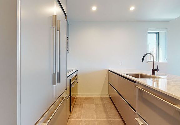 2nd image of 515 E 86th St #1516