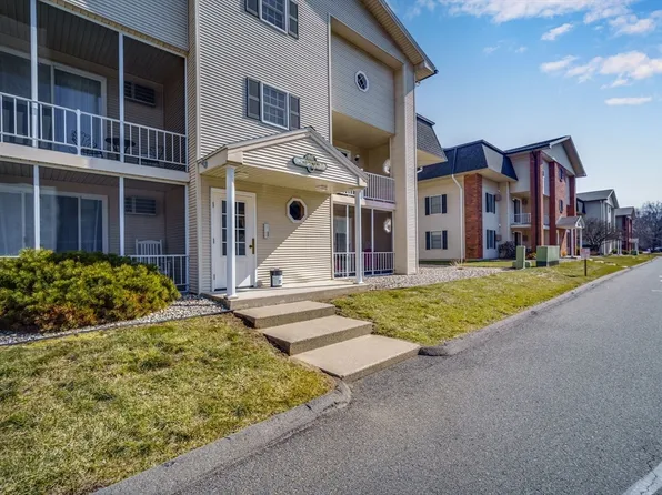 41 W Summit St APT 27, South Hadley, MA 01075