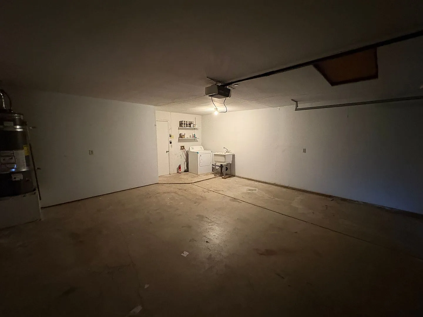 NW Visalia Home in Quiet Neighborhood for Rent Ready! — Photo 4