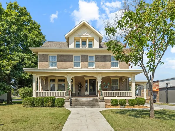 231 S Main St, Madisonville, KY 42431