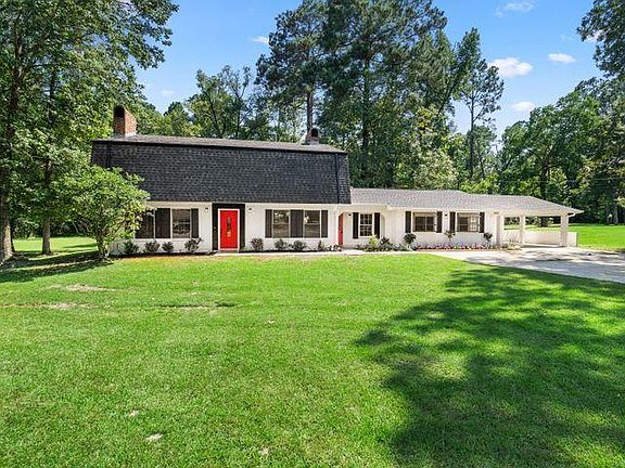 2nd image of 176 Country Club Cir