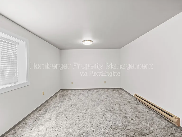 1703 N Walnut Rd — Photo 18