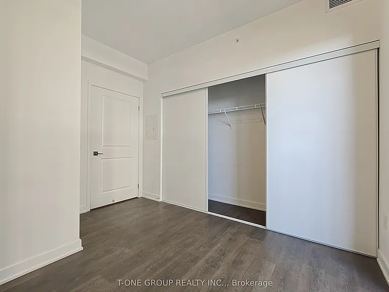 85 Oneida Cres #514 — Photo 13