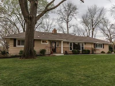 2812 W 97th Ter, Leawood, KS, 66206