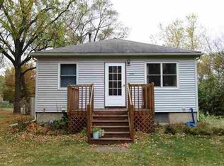 2001 Robin Rd, Waterloo, IA 50701