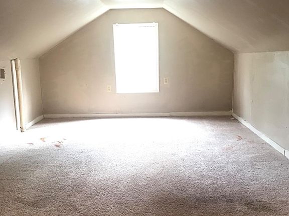 4th image of 900 McClain Dr