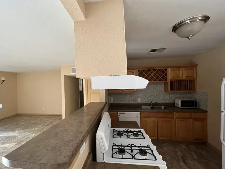 6399 Normandy Dr #A — Photo 11