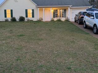 1266 N Hampton Dr, Hampton, GA 30228