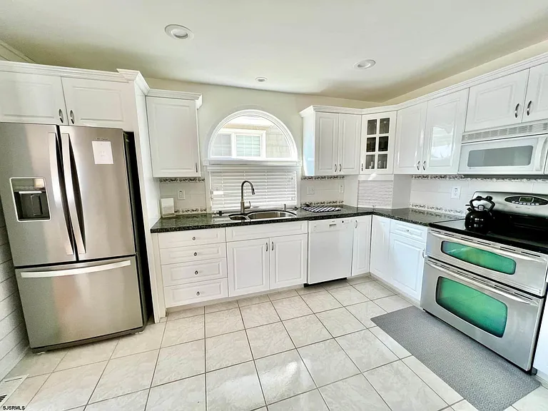 24 Ocean Dr W — Photo 10