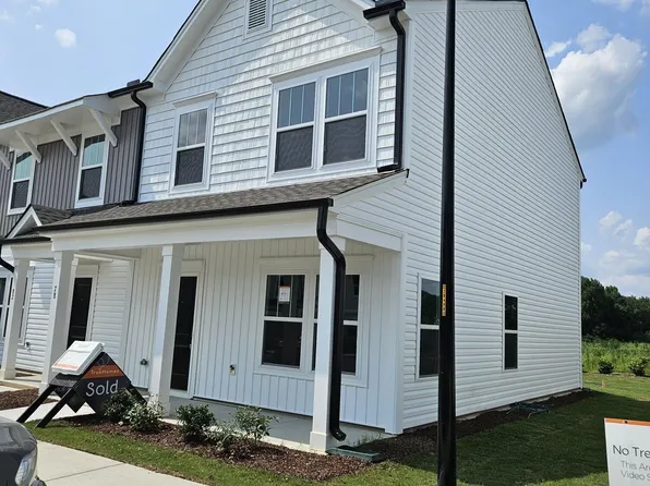 78 Camel Crazies Pl, Lillington, NC 27546