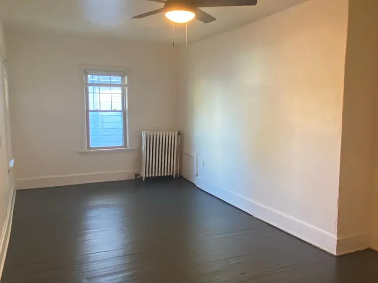 2405 E Locust St #5 — Photo 4