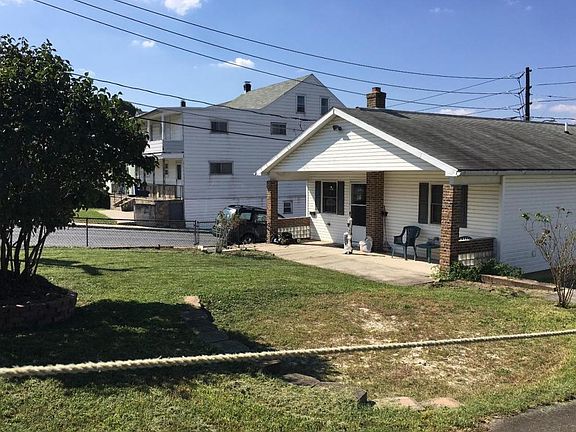 3rd image of 435 Pine Hill St