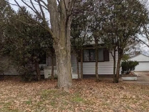 2016 Engleside Ave SE, Kentwood, MI 49546