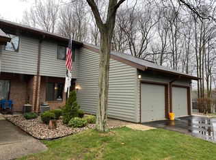 3005 Old Mill Dr, Racine, WI 53405