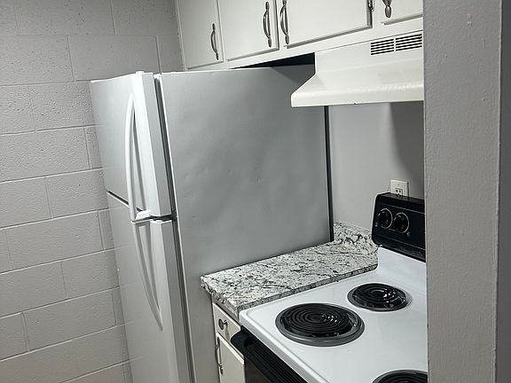 5th image of 711 Arch St #401