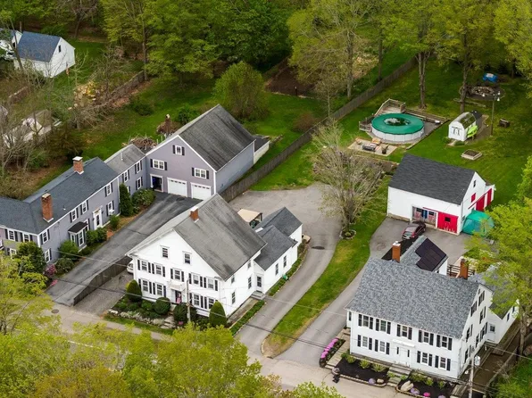 82 Main Street, Newfields, NH 03856