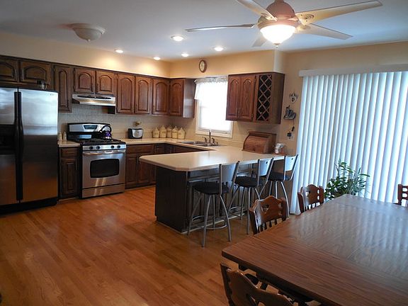 5th image of 304 Sunnyside Ave
