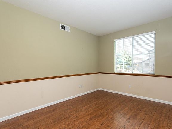 2nd image of 517 Silverhorn Dr