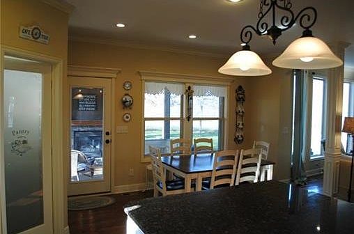 5th image of 1336 NE Kenwood Dr