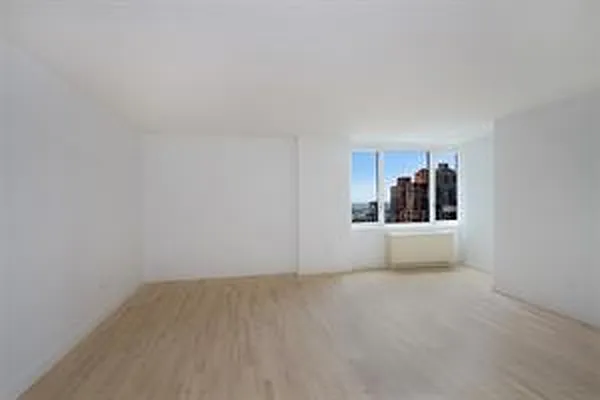 Rented by Corcoran | media 67
