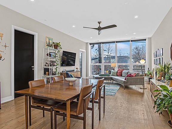 4th image of 3530 N Lincoln Ave #202