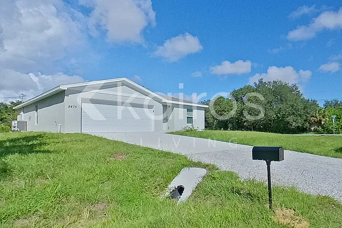 3 bed, 2.0 bath, 1449 sqft, $2,095 — Photo 2