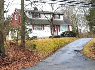 12 N Country Rd, Mount Sinai, NY 11766