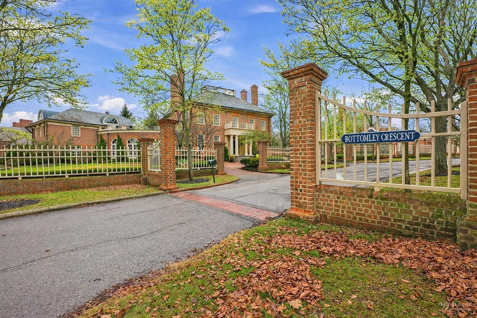 1 Bottomley Cres