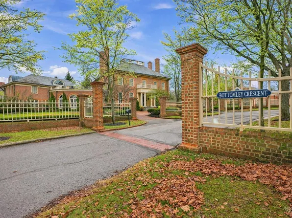 1 Bottomley Cres, New Albany, OH 43054