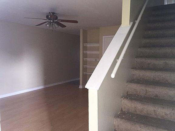2nd image of 1602 Clearview Pkwy APT C