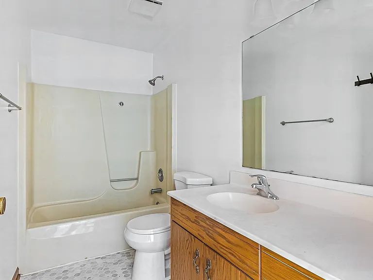16 W Klubertanz Dr — Photo 32