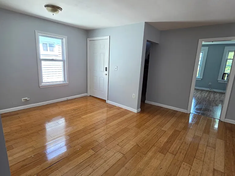 122 Marshall St #2 — Photo 7