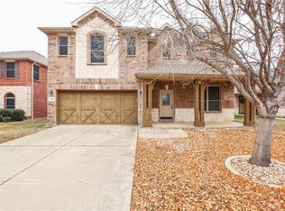 208 Serenade Ln, Euless, TX 76039