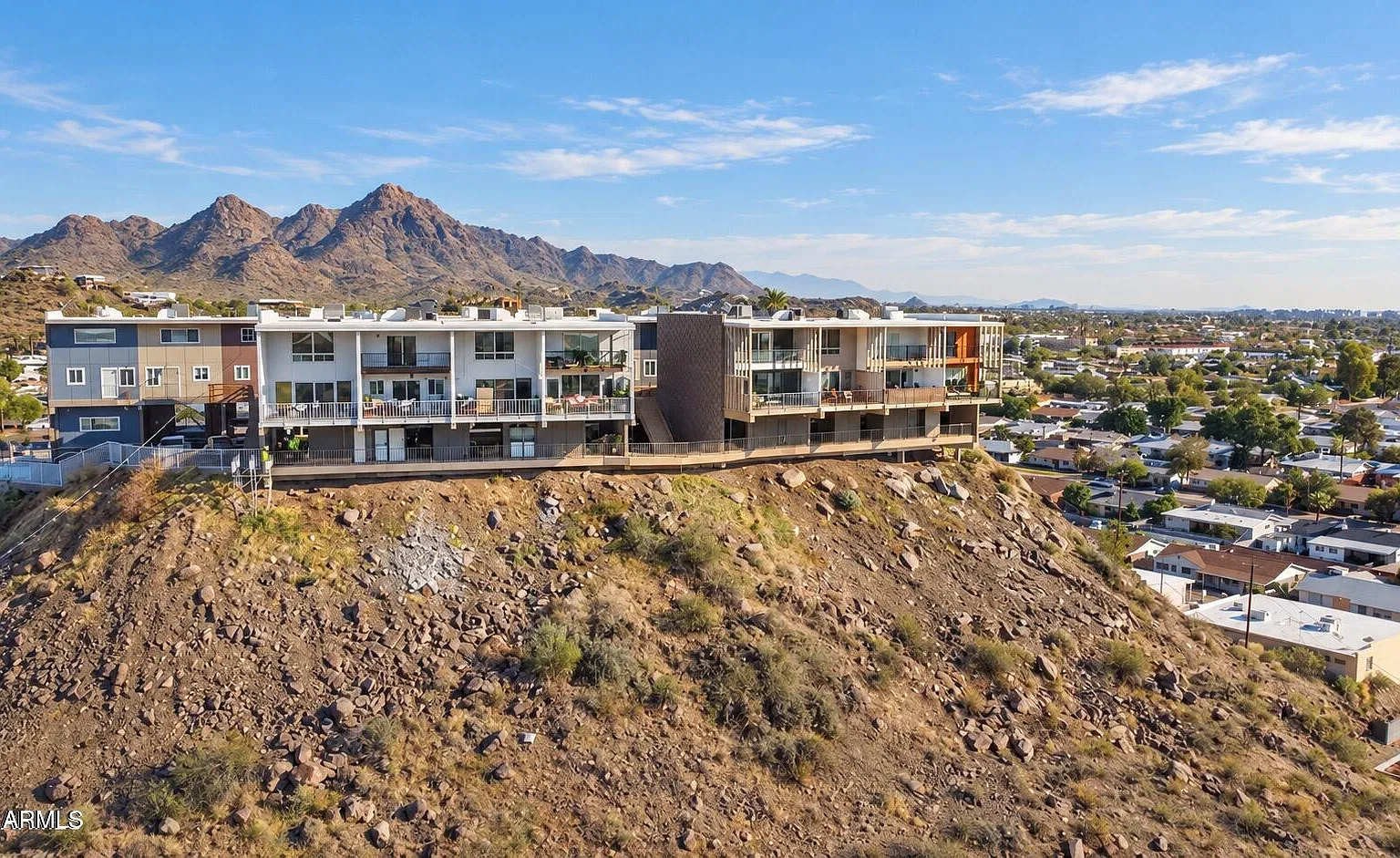 2 bed, 1.5 bath, 1147 sqft, $2,300 — Photo 1