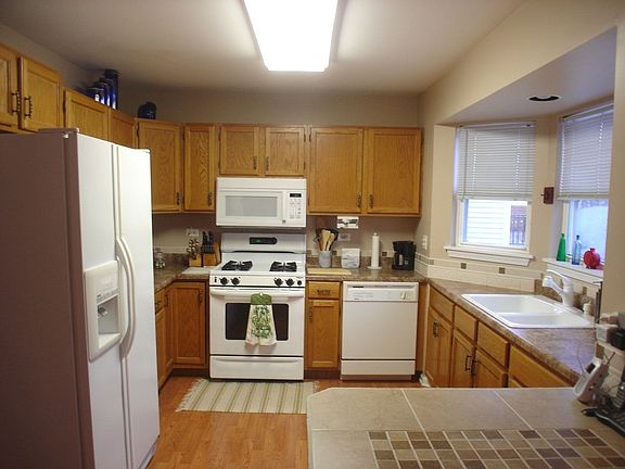3rd image of 2618 Vineyard Ln