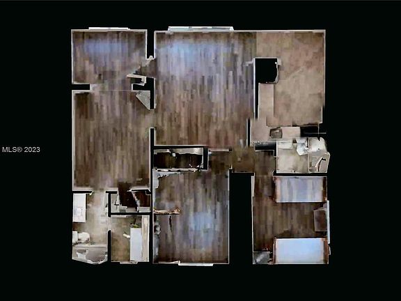 2nd image of 832 NE 10th Ave