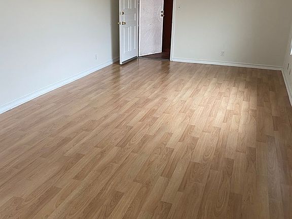 5th image of 124 E Buckthorn St APT 8