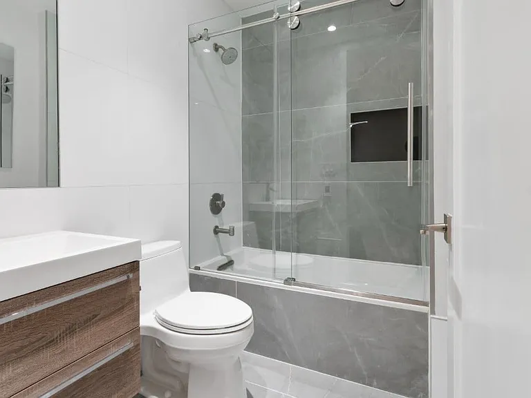 503 W 22nd St #5W — Photo 10