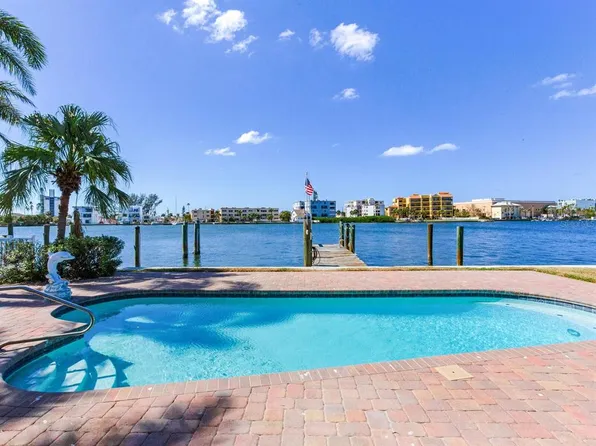 10202 Tarpon Dr, Treasure Island, FL 33706