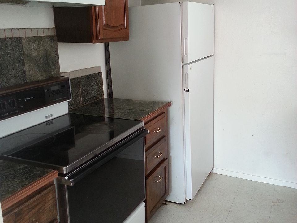 2nd image of 1035 McFie Ave APT B