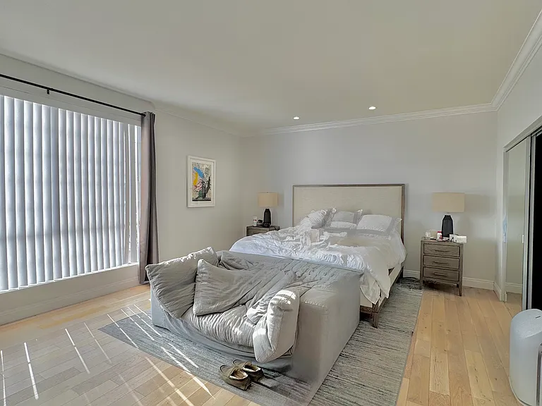 11812 Gorham Ave #Penthouse 2 — Photo 3
