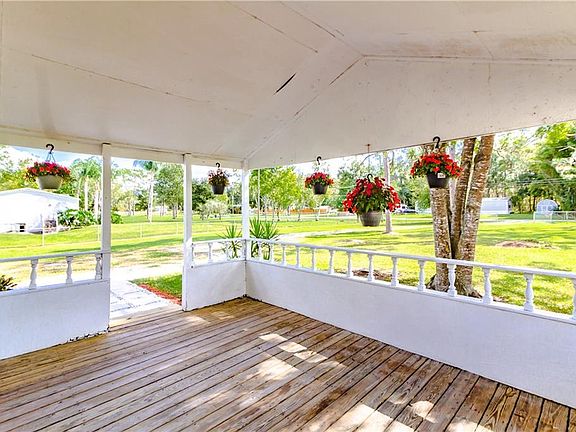5th image of 17451 Driftwood Ln