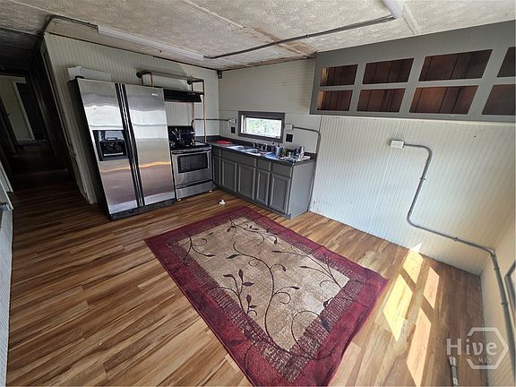 3rd image of 330 Augusta Avenue