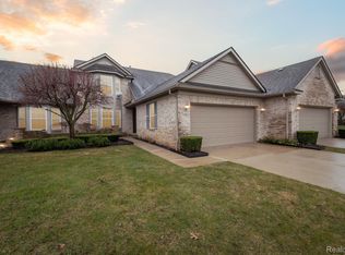 5396 Ivy Ct, Howell, MI 48843