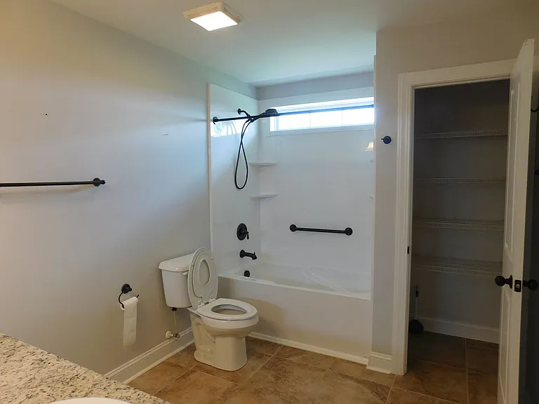 101 Staffordshire Dr — Photo 44