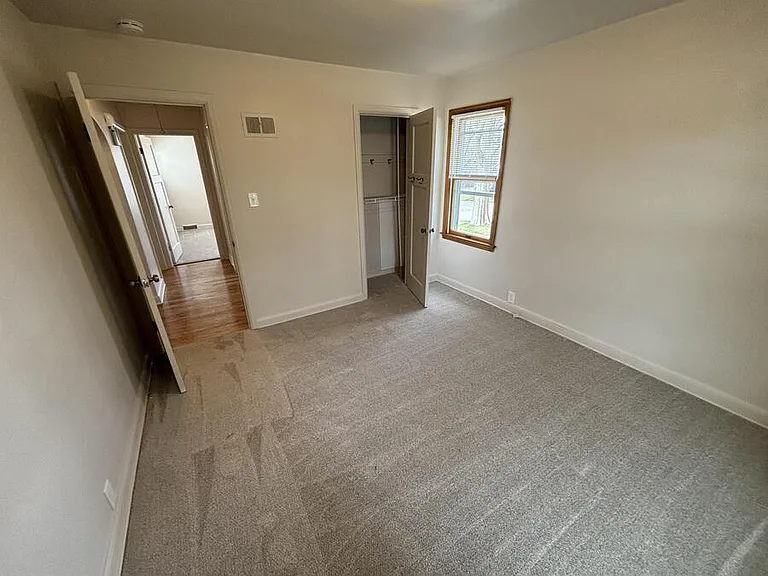 W63N399 Hillcrest Ave — Photo 16