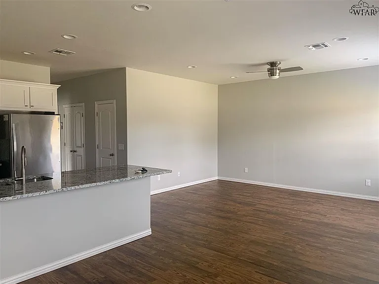 4701 Belair Blvd — Photo 5