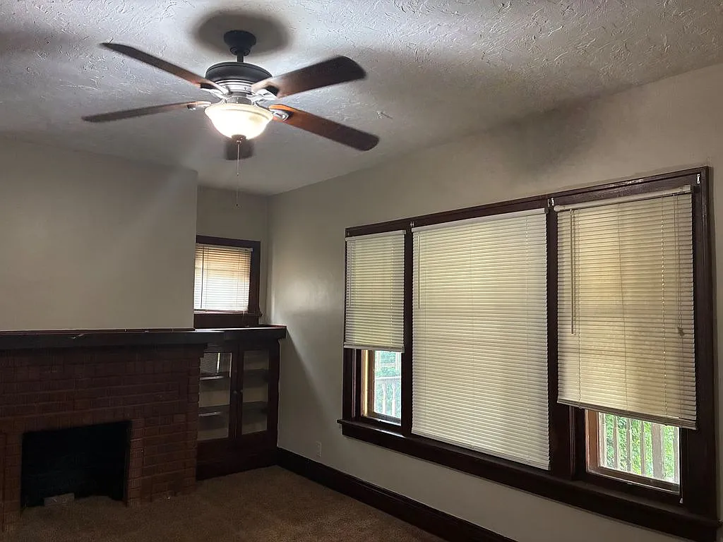 2 bed, $1,000 — Photo 3