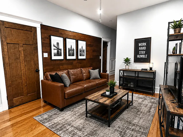 3232 W Le Moyne St #2 — Photo 2