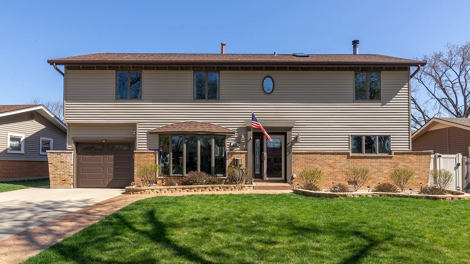 536 Shadywood Ln photo 1